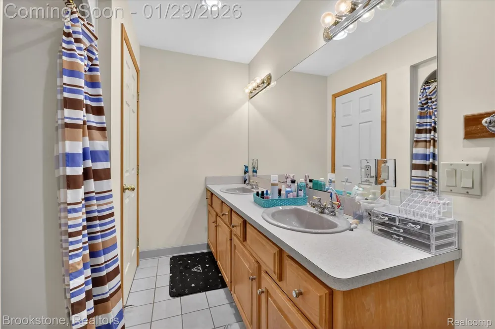 5163 Country Squire Road Dryden Township, MI 48428