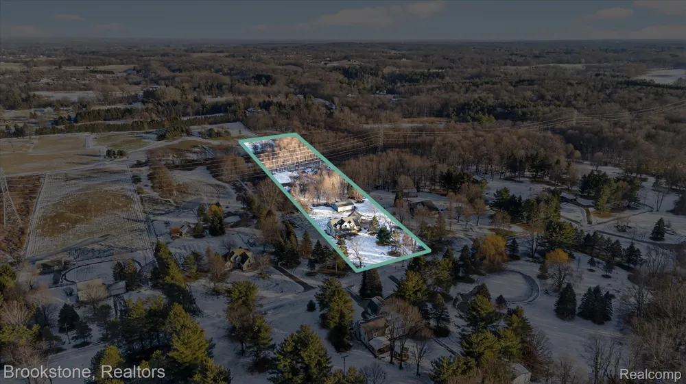 5163 Country Squire Road Dryden Township, MI 48428