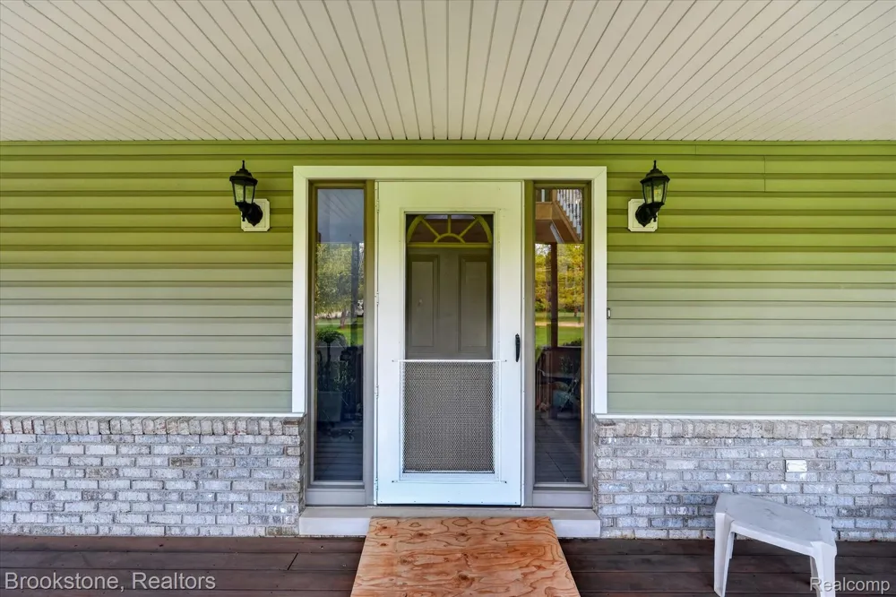 5163 Country Squire Road Dryden Township, MI 48428