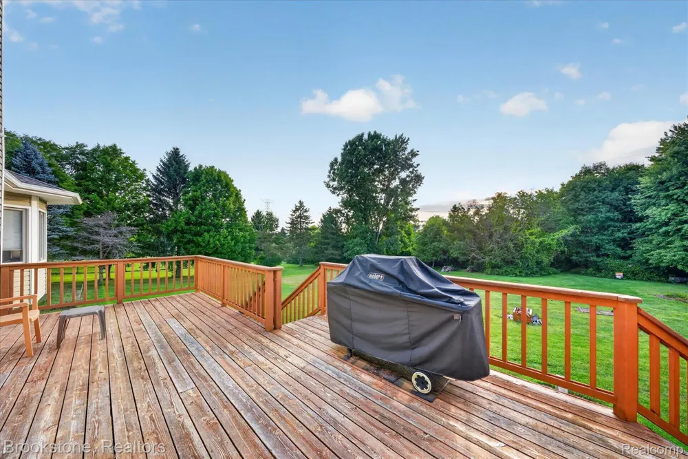 5163 Country Squire Road Dryden Township, MI 48428