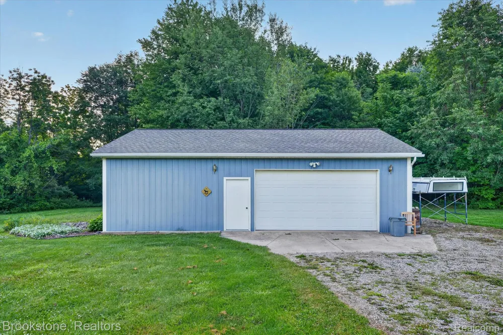 5163 Country Squire Road Dryden Township, MI 48428