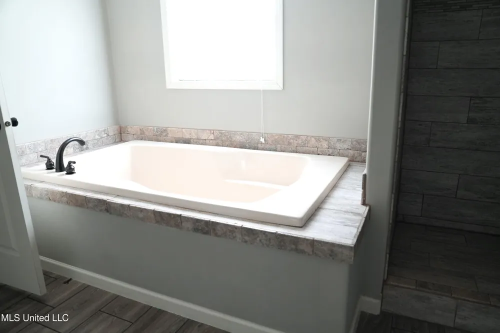 1082 Double M Summit, MS 39666