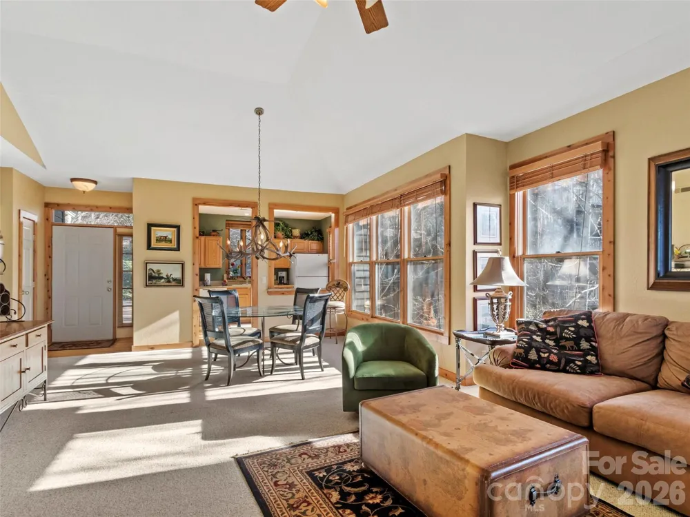 80 Stoney Falls Loop #3/201 Burnsville, NC 28714