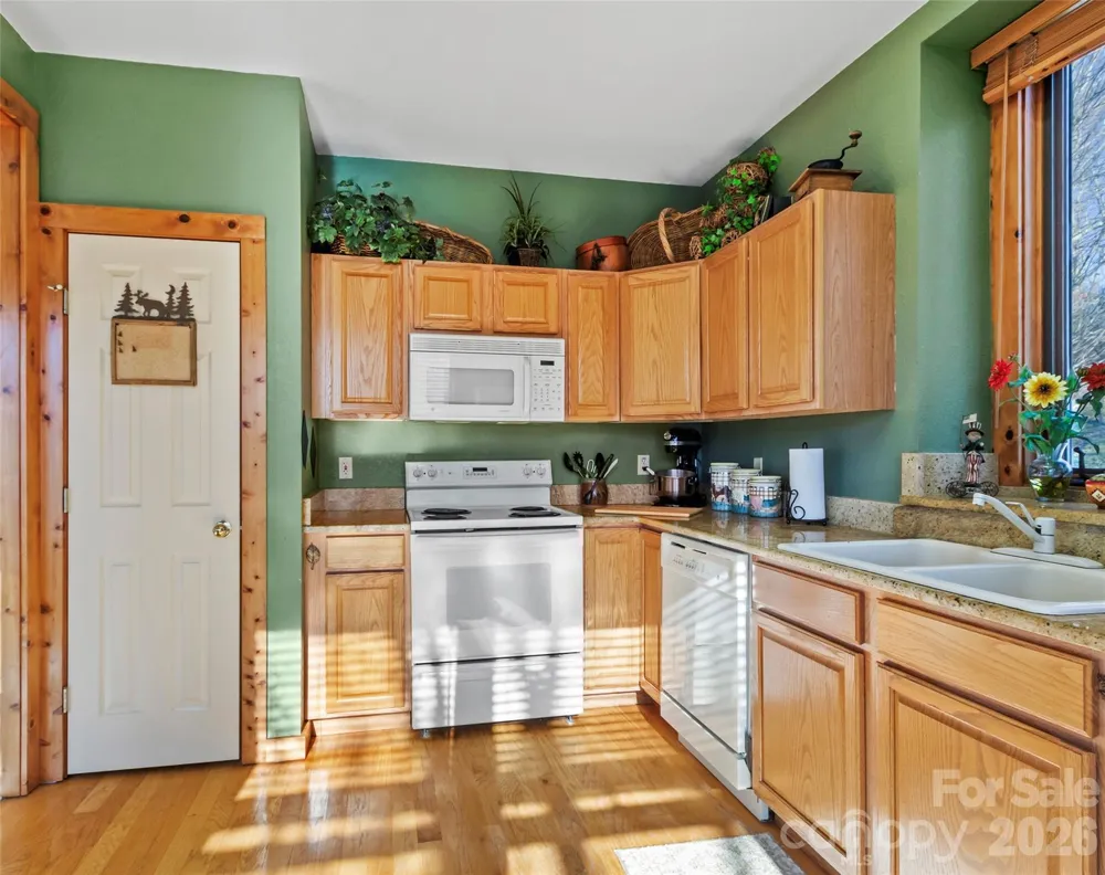 80 Stoney Falls Loop #3/201 Burnsville, NC 28714