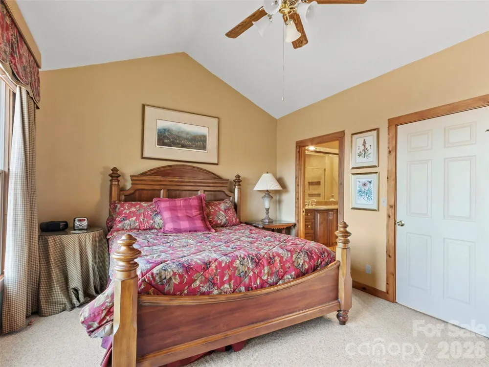 80 Stoney Falls Loop #3/201 Burnsville, NC 28714