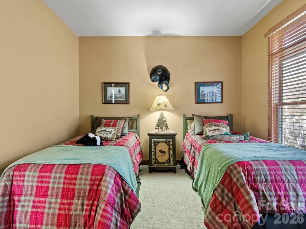 80 Stoney Falls Loop #3/201 Burnsville, NC 28714