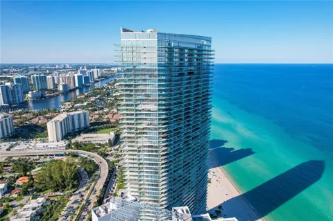18975 Collins Ave #4605