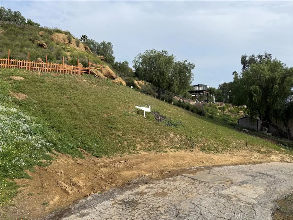 7365 Webb Rd Chatsworth, CA 91311