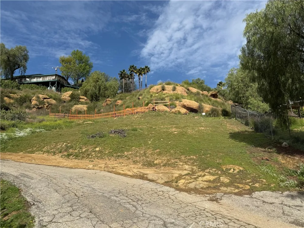 7365 Webb Rd Chatsworth, CA 91311