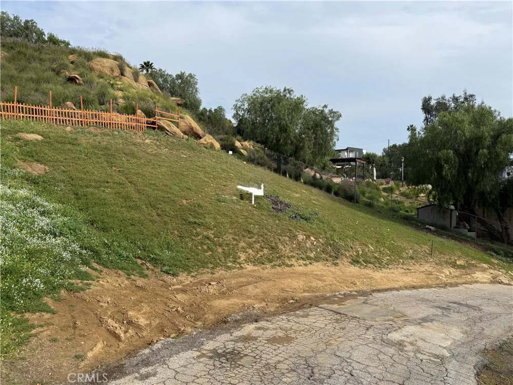 7365 Webb Rd Chatsworth, CA 91311