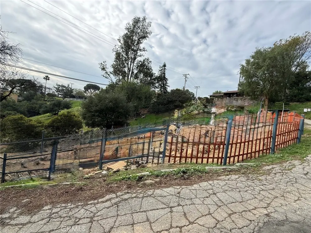7365 Webb Rd Chatsworth, CA 91311