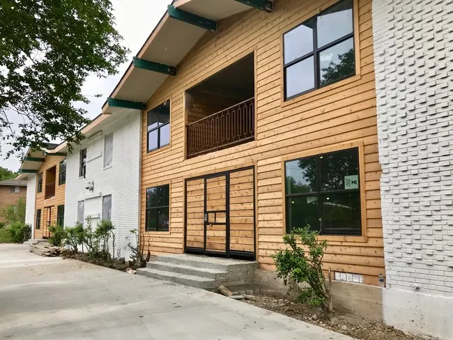 5520 Gaston Avenue #206