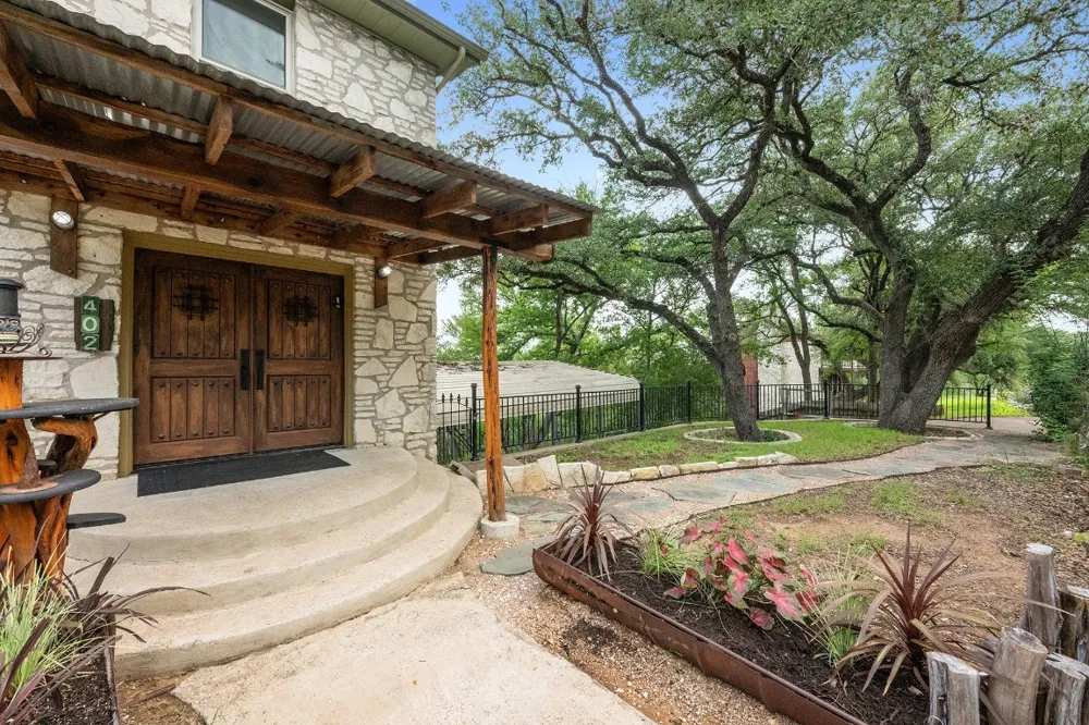 402 Bear Canyon Drive Manchaca, TX 78652