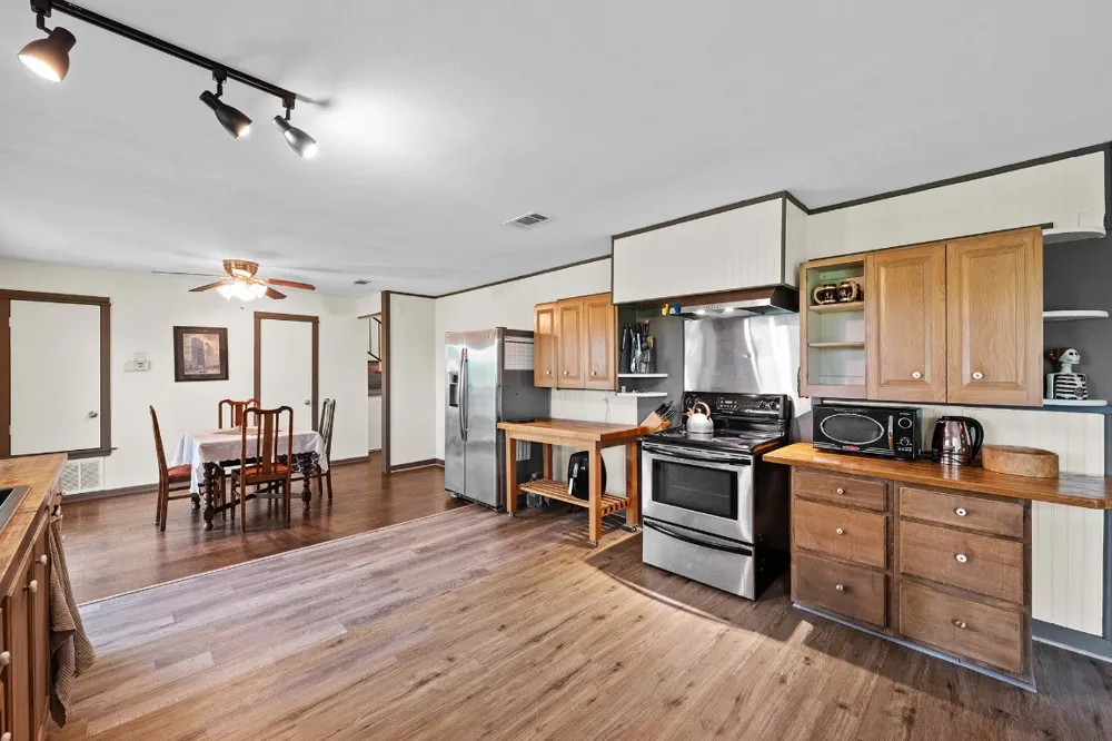 402 Bear Canyon Drive Manchaca, TX 78652