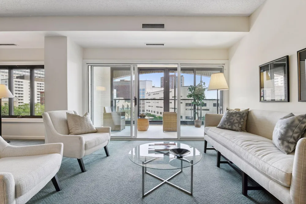 1201 Yale Place #407