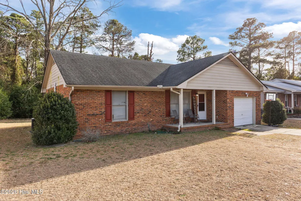 2967 Peacock Street Hope Mills, NC 28348