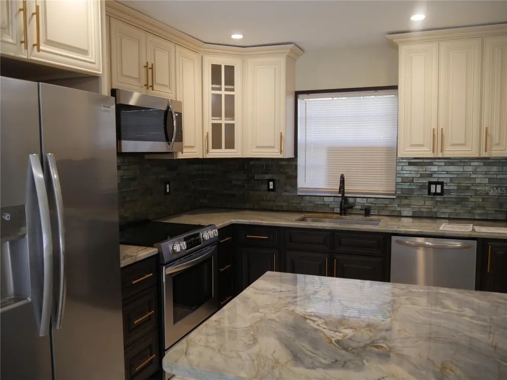 2411 ASPINWALL STREET #2411 Sarasota, FL 34237