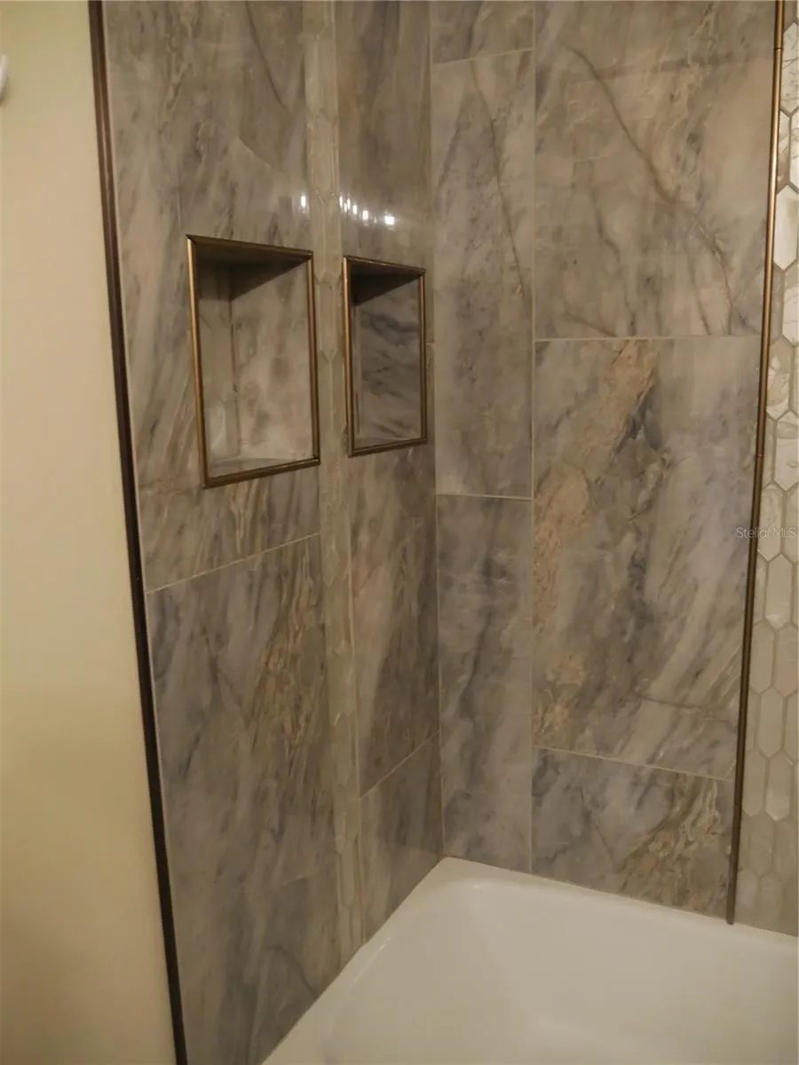 2411 ASPINWALL STREET #2411 Sarasota, FL 34237