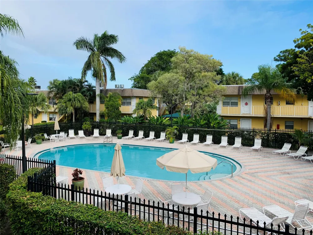 5156 NE 6th Avenue #205