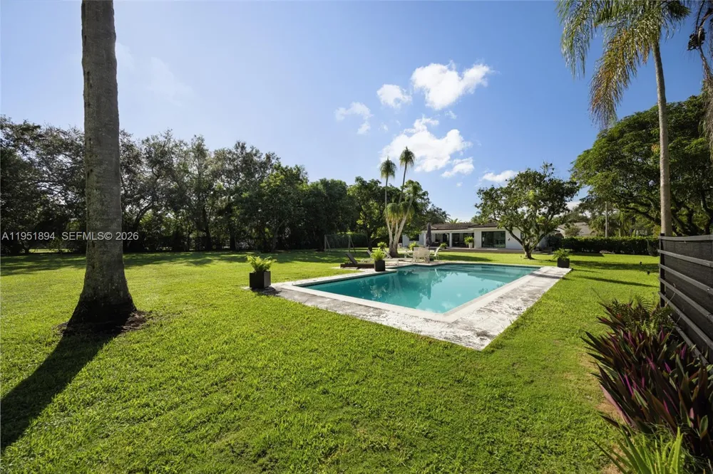 7325 SW 102nd St Pinecrest, FL 33156