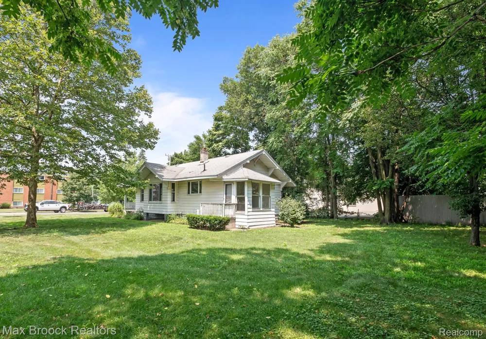 918 Saint Louis Street