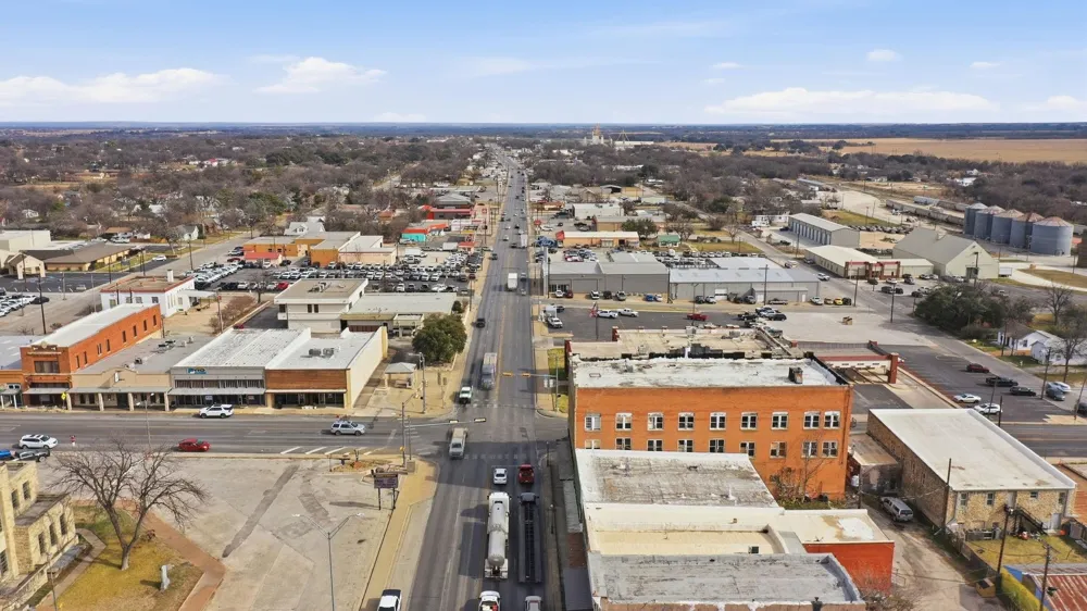 107 S Austin Street Comanche, TX 76442