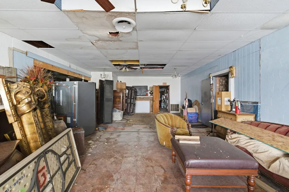 107 S Austin Street Comanche, TX 76442