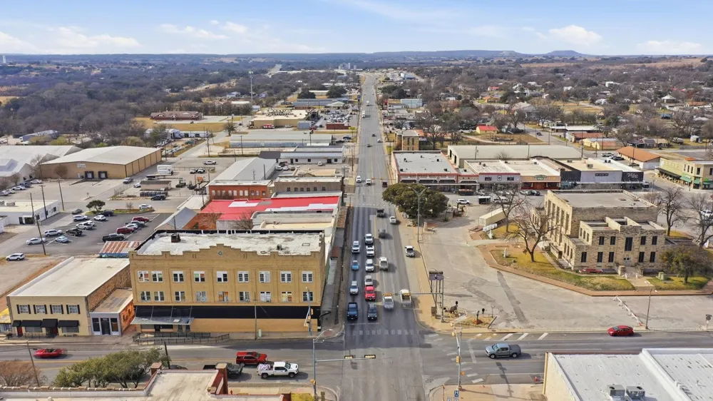 107 S Austin Street Comanche, TX 76442
