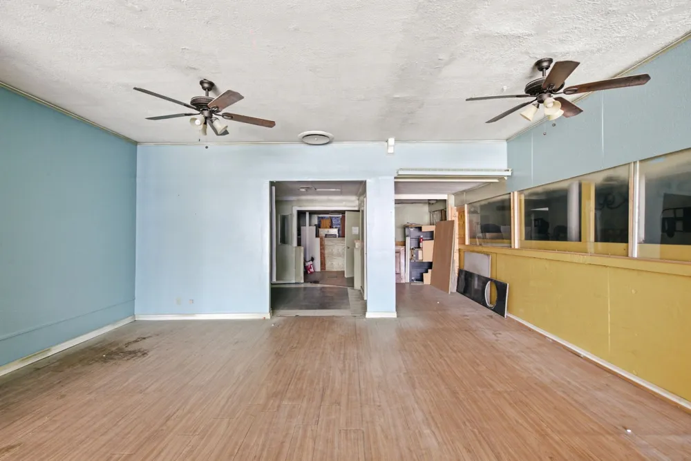 107 S Austin Street Comanche, TX 76442