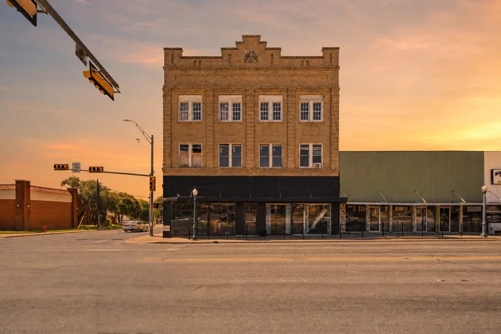 107 S Austin Street Comanche, TX 76442