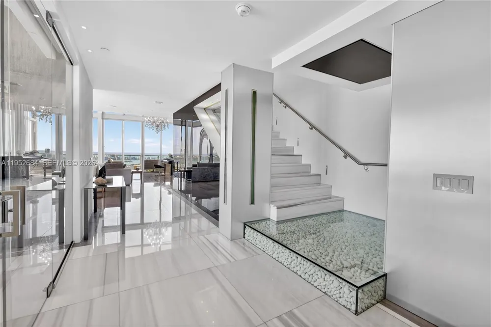 1100 Biscayne Blvd #5306 Miami, FL 33132