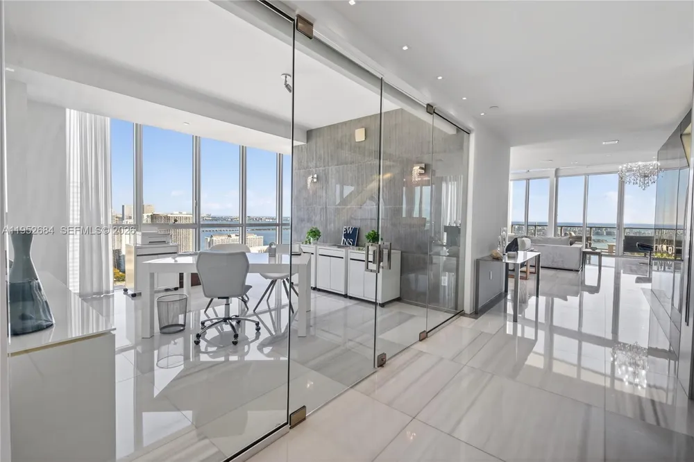 1100 Biscayne Blvd #5306 Miami, FL 33132