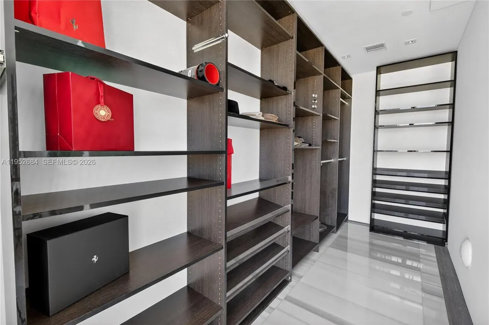 1100 Biscayne Blvd #5306 Miami, FL 33132