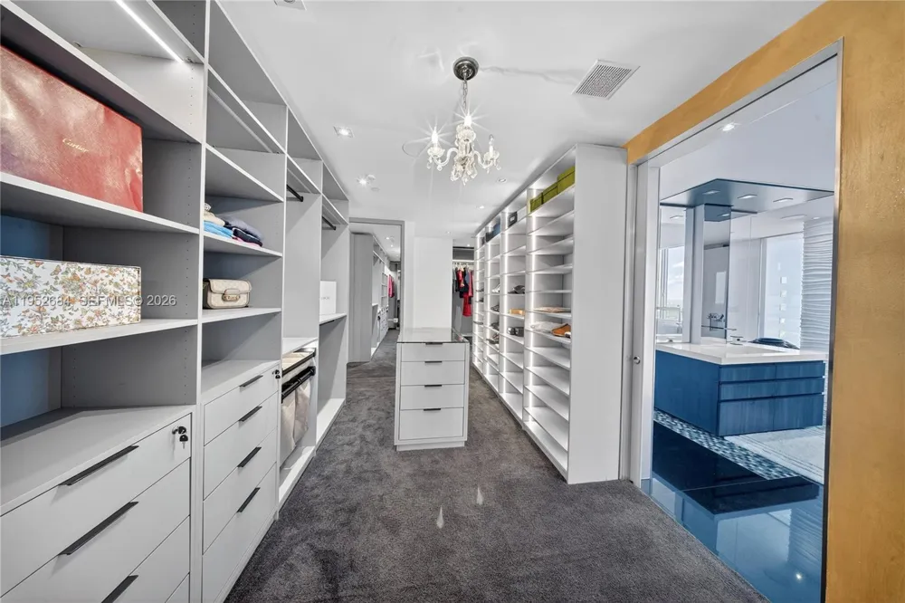 1100 Biscayne Blvd #5306 Miami, FL 33132
