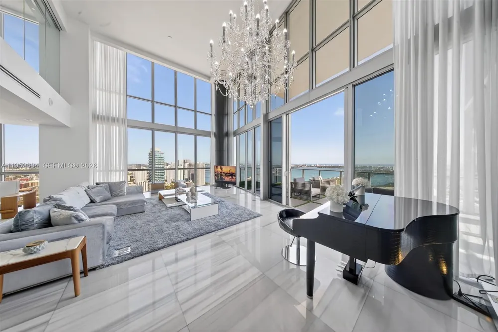 1100 Biscayne Blvd #5306 Miami, FL 33132