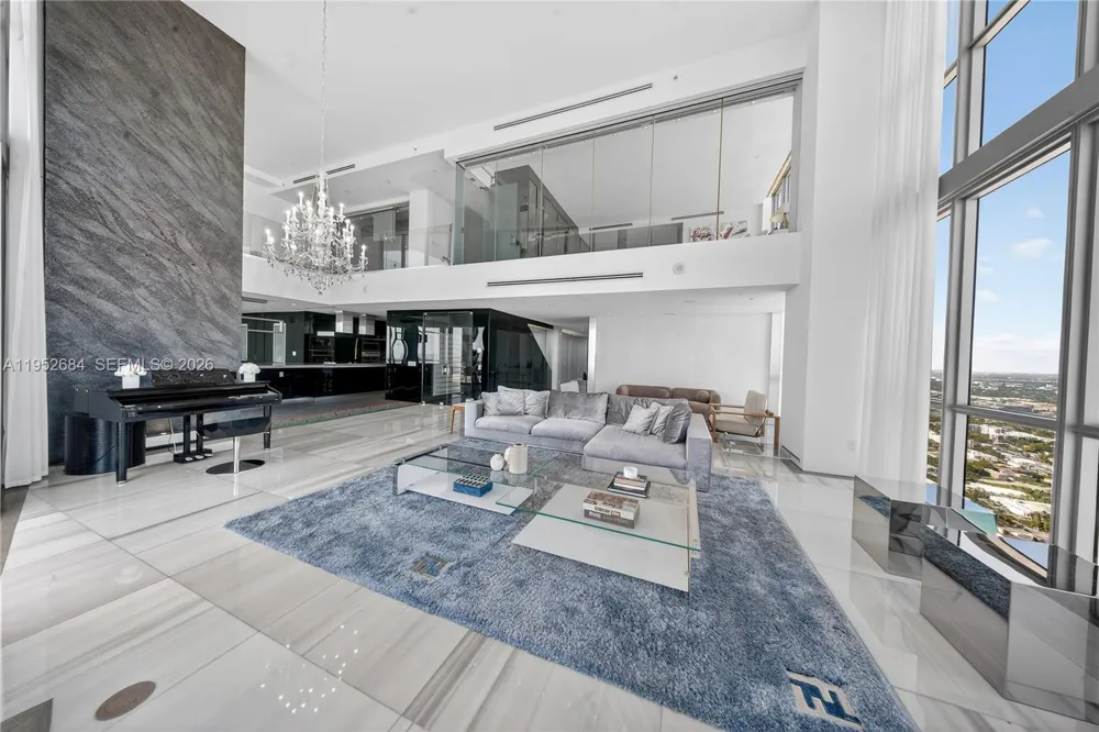 1100 Biscayne Blvd #5306 Miami, FL 33132