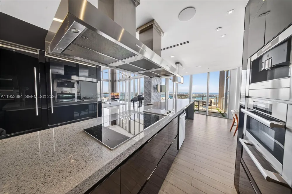 1100 Biscayne Blvd #5306 Miami, FL 33132
