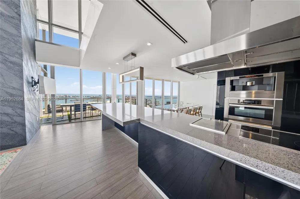 1100 Biscayne Blvd #5306 Miami, FL 33132