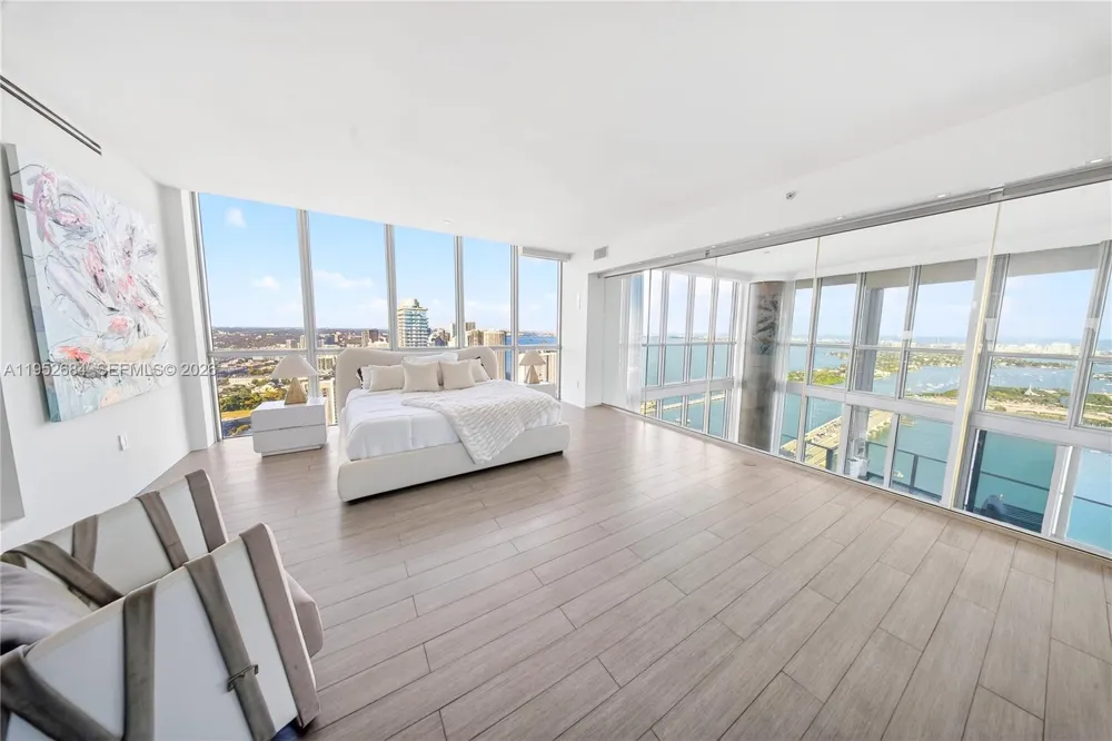1100 Biscayne Blvd #5306 Miami, FL 33132