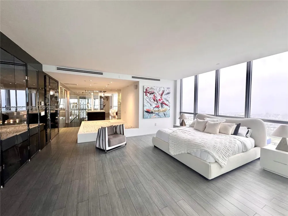 1100 Biscayne Blvd #5306 Miami, FL 33132