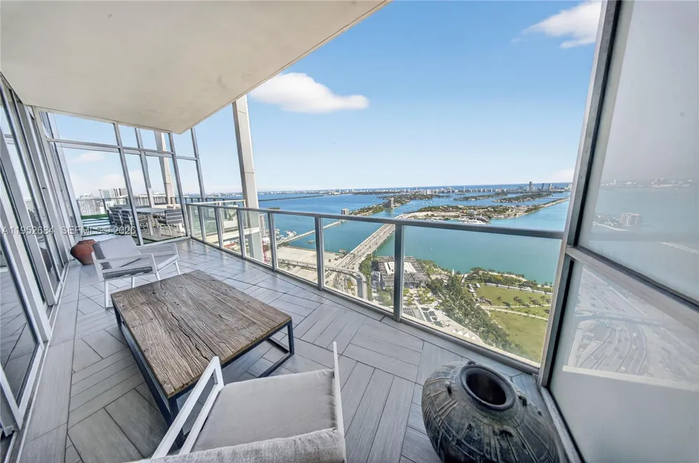 1100 Biscayne Blvd #5306 Miami, FL 33132