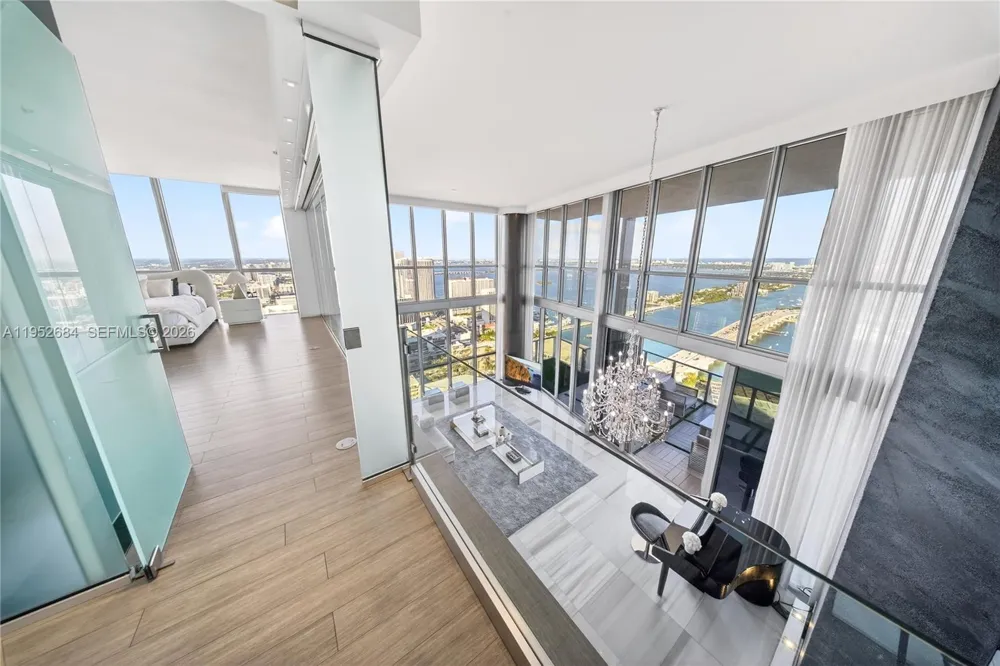 1100 Biscayne Blvd #5306 Miami, FL 33132