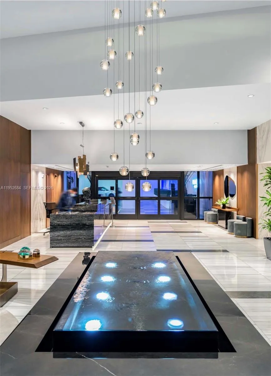 1100 Biscayne Blvd #5306 Miami, FL 33132