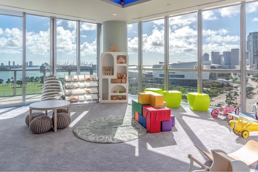 1100 Biscayne Blvd #5306 Miami, FL 33132