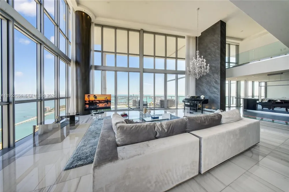 1100 Biscayne Blvd #5306 Miami, FL 33132