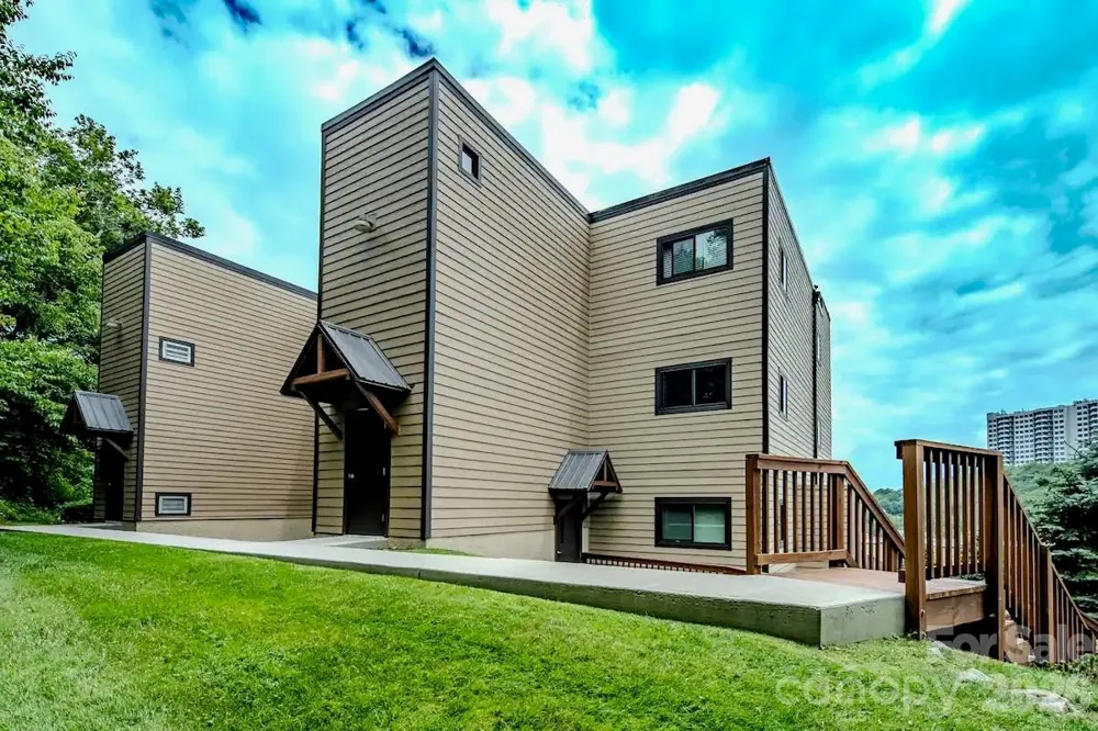 101 Sugar Ski Drive Sugar Mountain, NC 28604