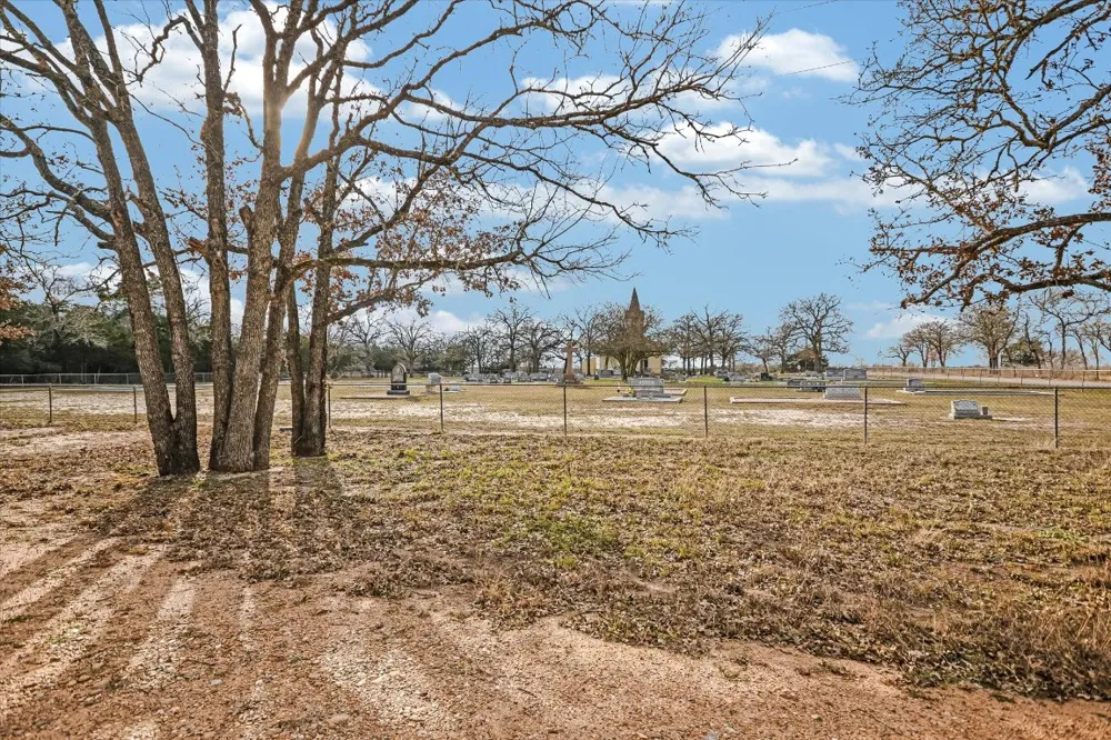 309 Stolle Lane Flatonia, TX 78941