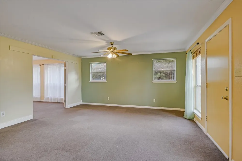 309 Stolle Lane Flatonia, TX 78941