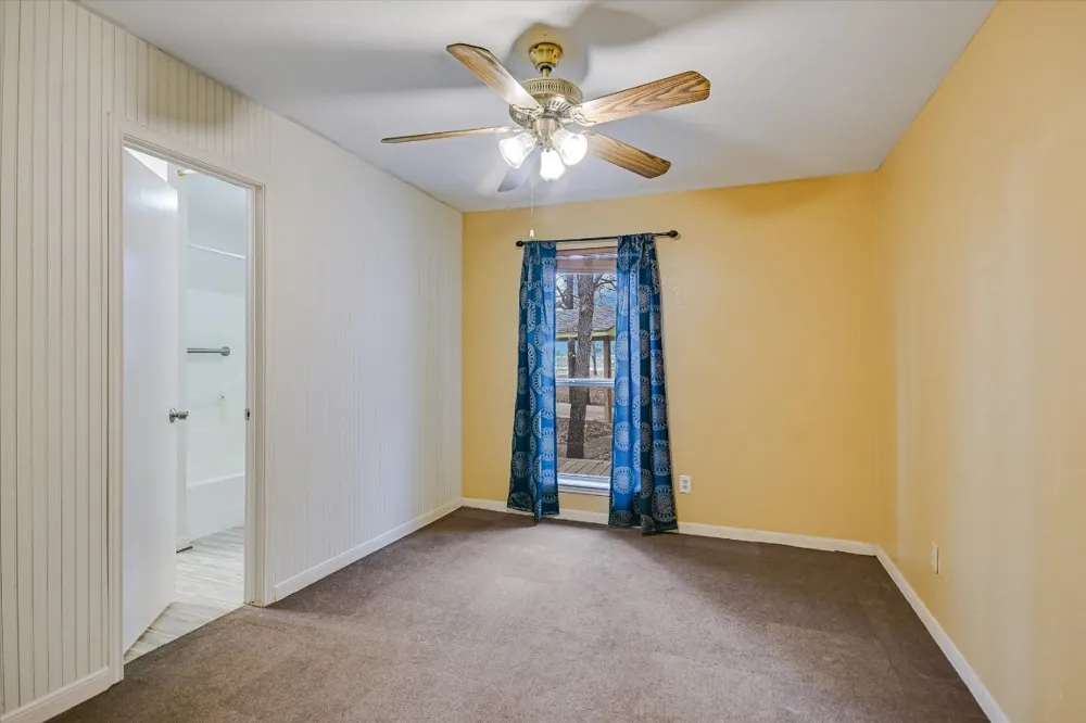 309 Stolle Lane Flatonia, TX 78941