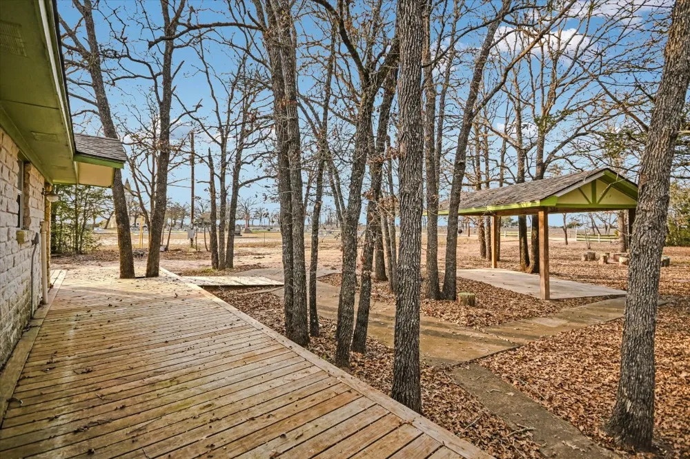 309 Stolle Lane Flatonia, TX 78941